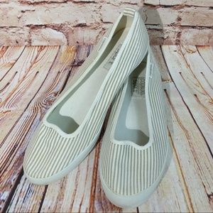 Capezio Sport Canvas Flats Size 9M